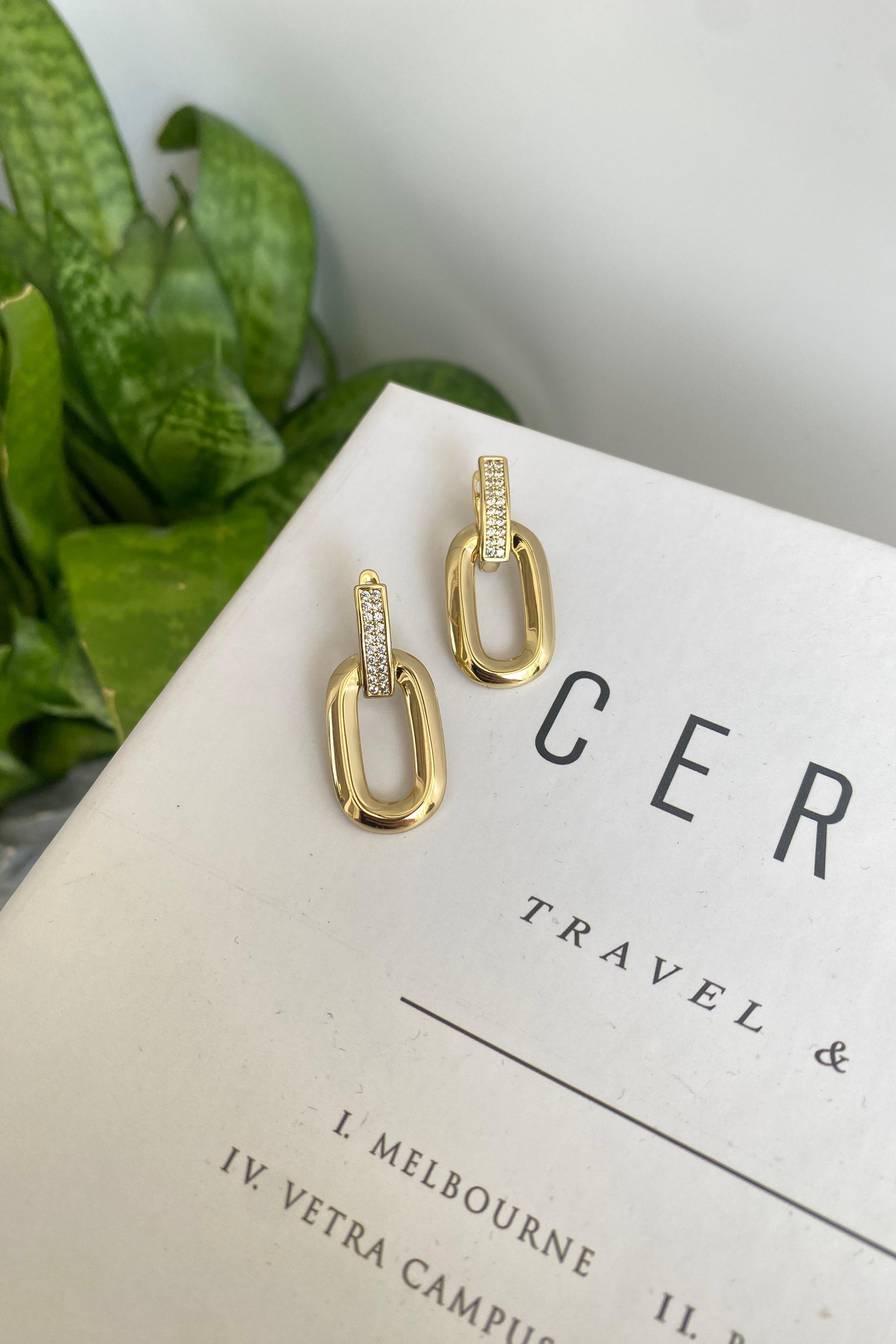 ZİRKON TAŞLI OVAL KÜPE