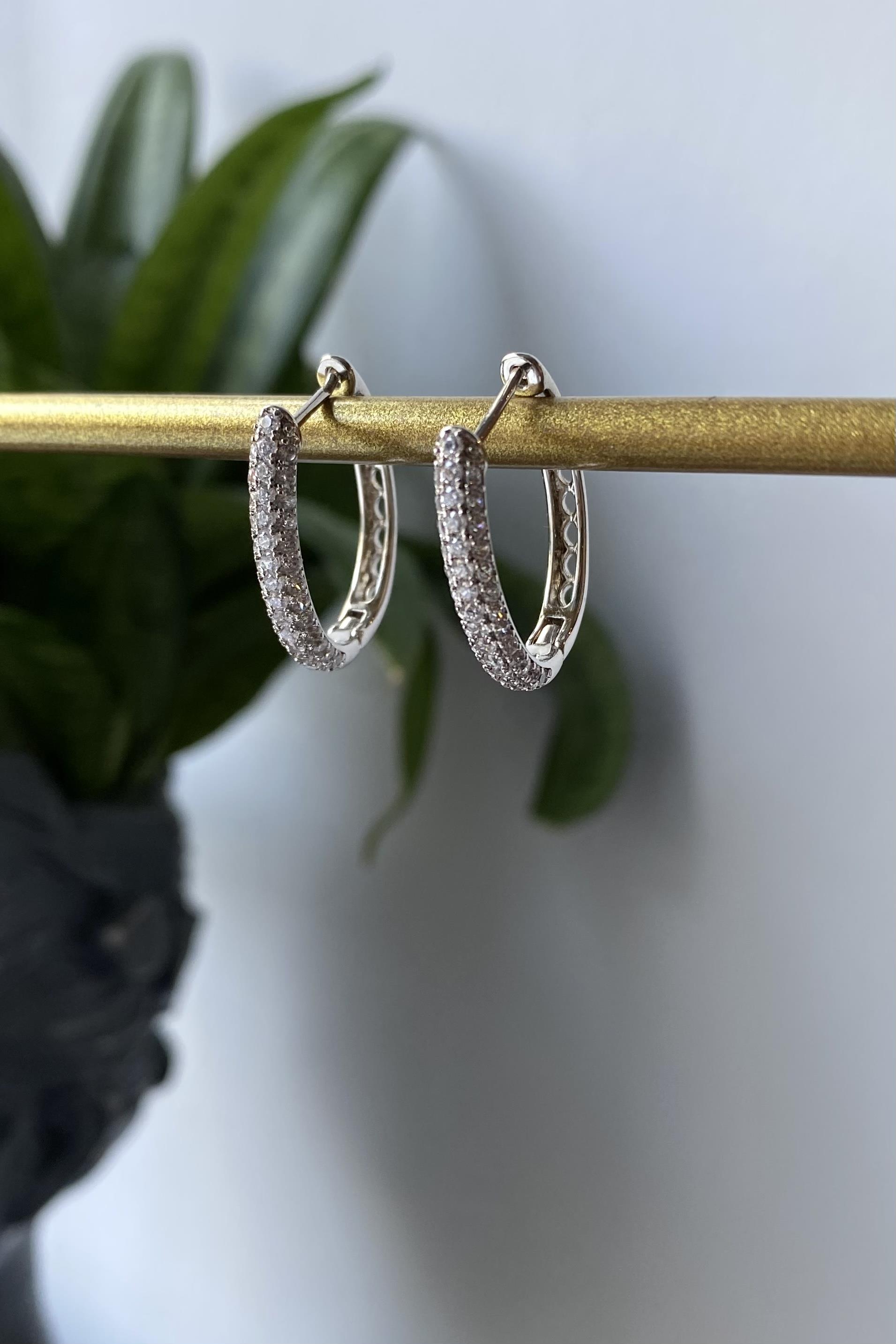 ZİRKON TAŞLI OVAL KÜPE