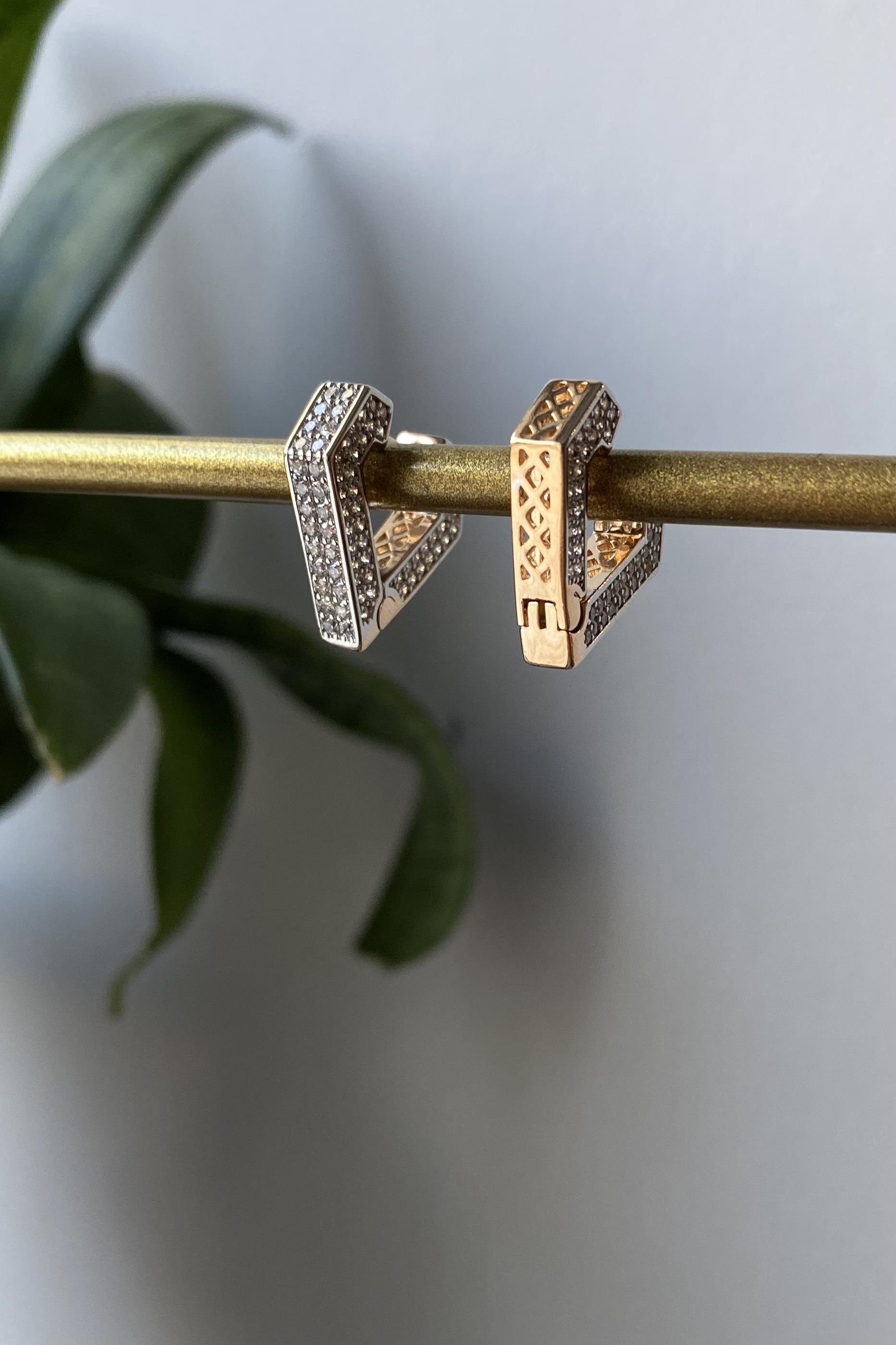 ZİRKON TAŞLI PRİZMA MODEL KÜPE