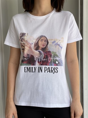 EMILY IN PARIS BASKILI T-SHIRT