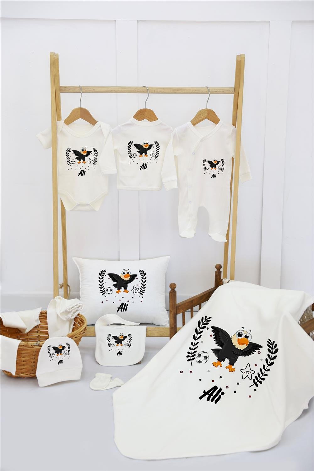 Mavi Çiçek Çelenk Desenli 11'li İsimli Organik Hastane Çıkış Seti