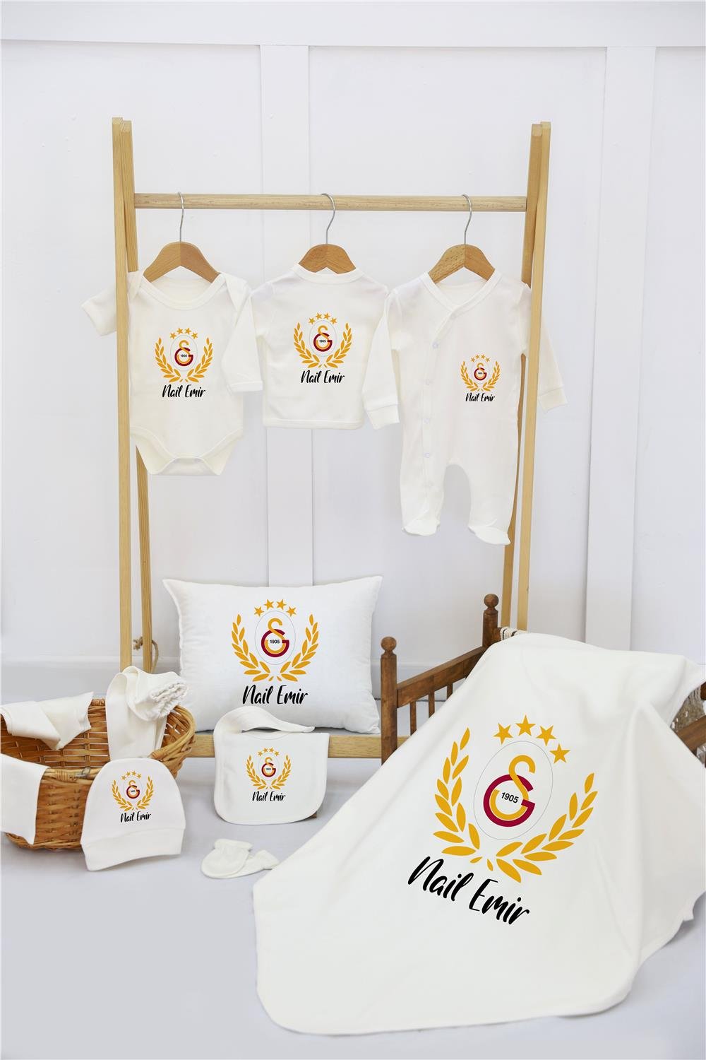 Aslan ve Çiçek Desenli 11'li İsimli Organik Hastane Çıkış Seti