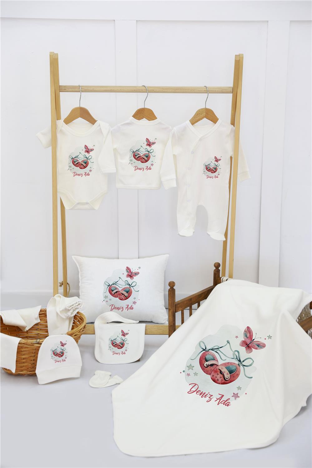 Çiçek ve Kelebek Desenli 11'li İsimli Organik Hastane Çıkış Seti