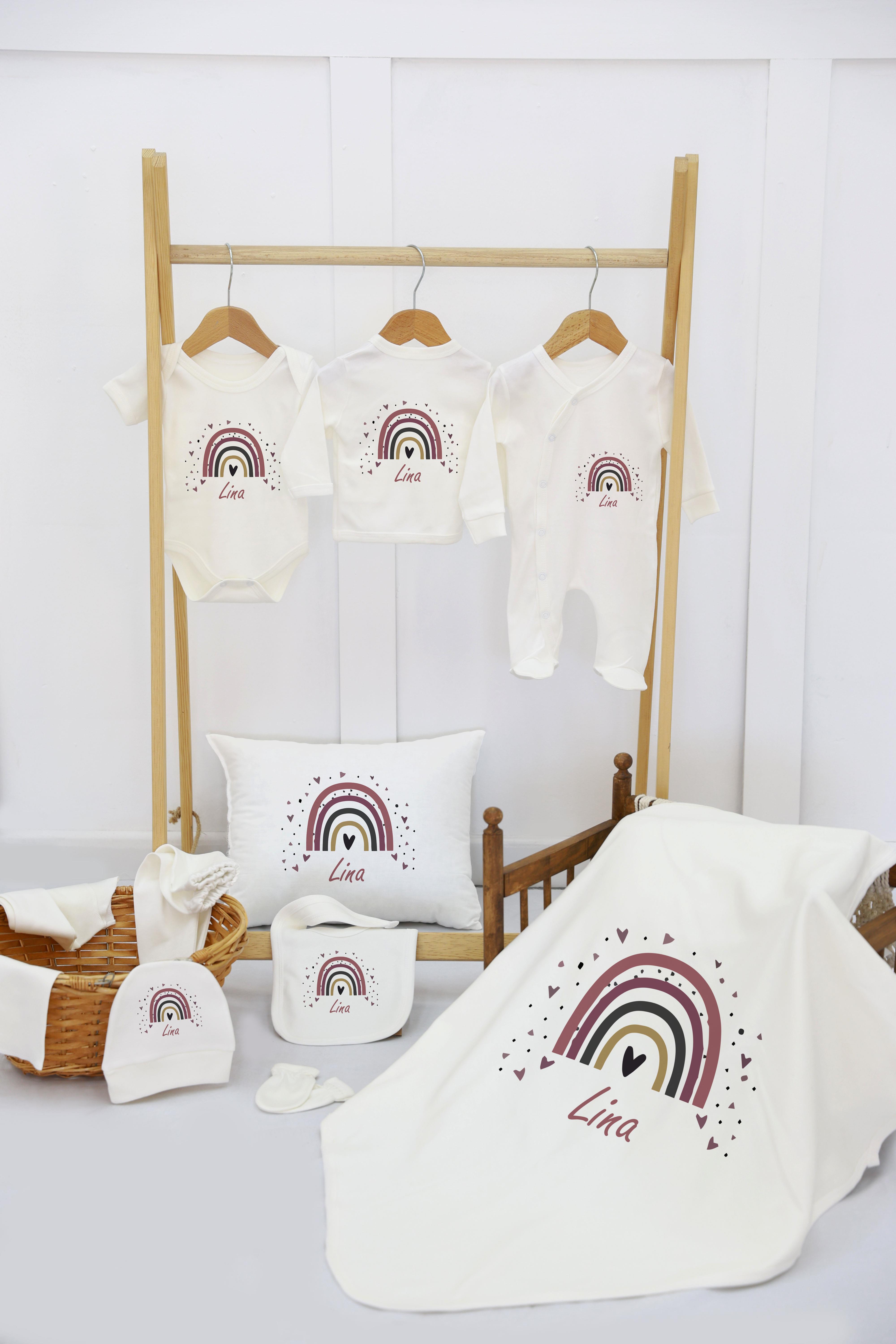 Kuş ve Çiçek Çelenk Desenli 11'li İsimli Organik Hastane Çıkış Seti