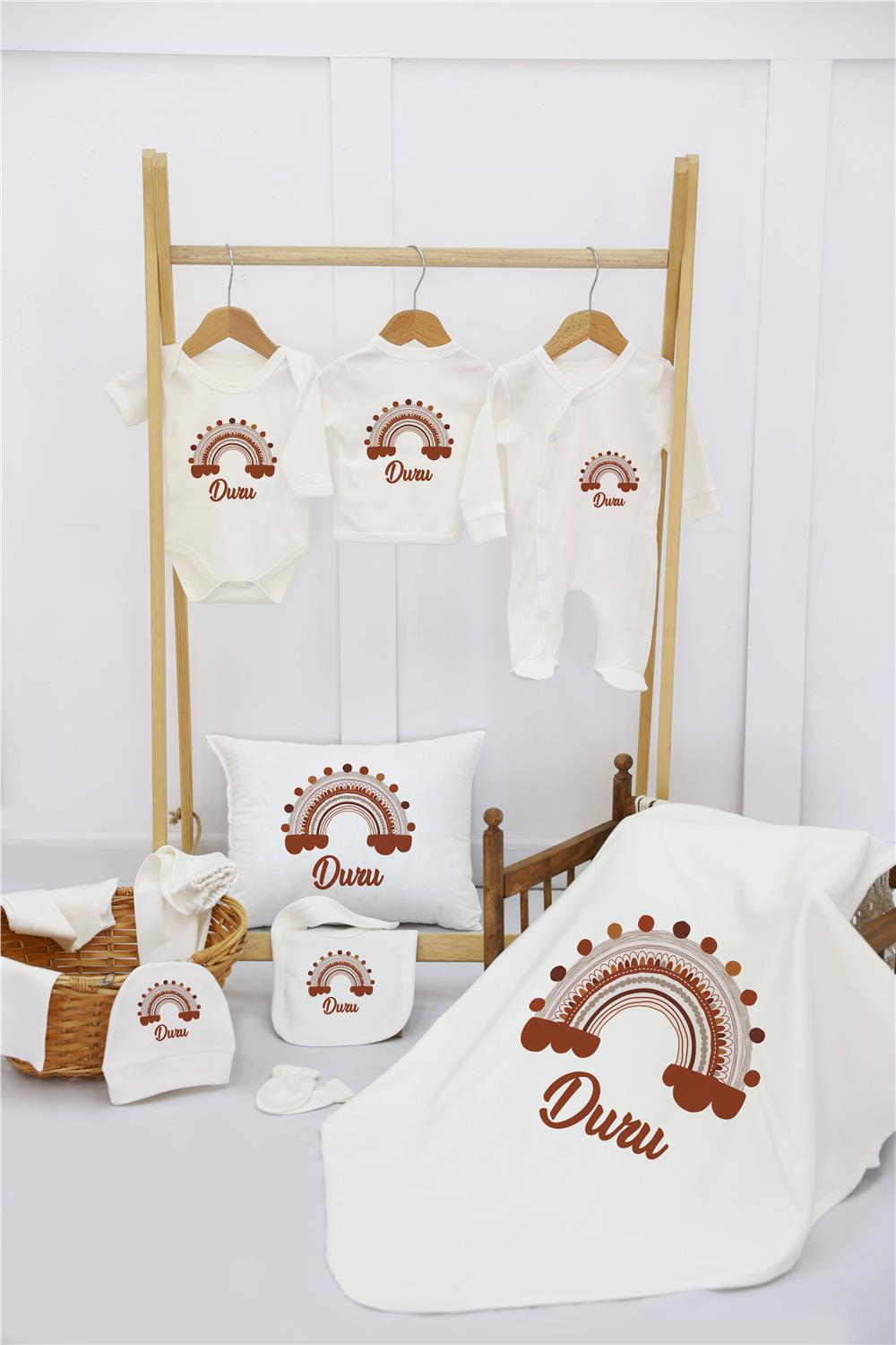 Sevimli Kelebek ve Ayakkabı Desenli 11'li İsimli Organik Hastane Çıkış Seti