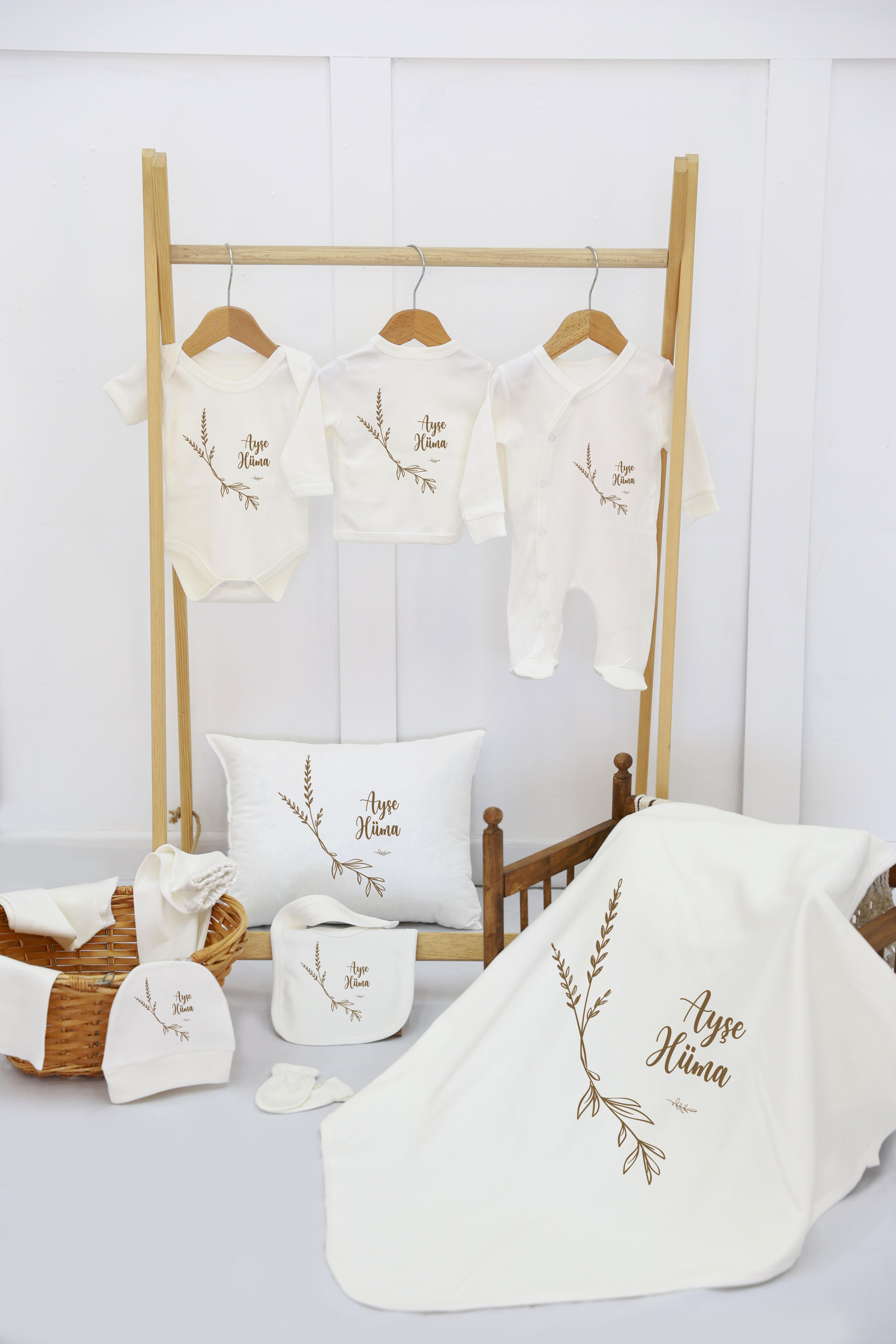 Sevimli Tavşan Desenli 11'li İsimli Organik Hastane Çıkış Seti