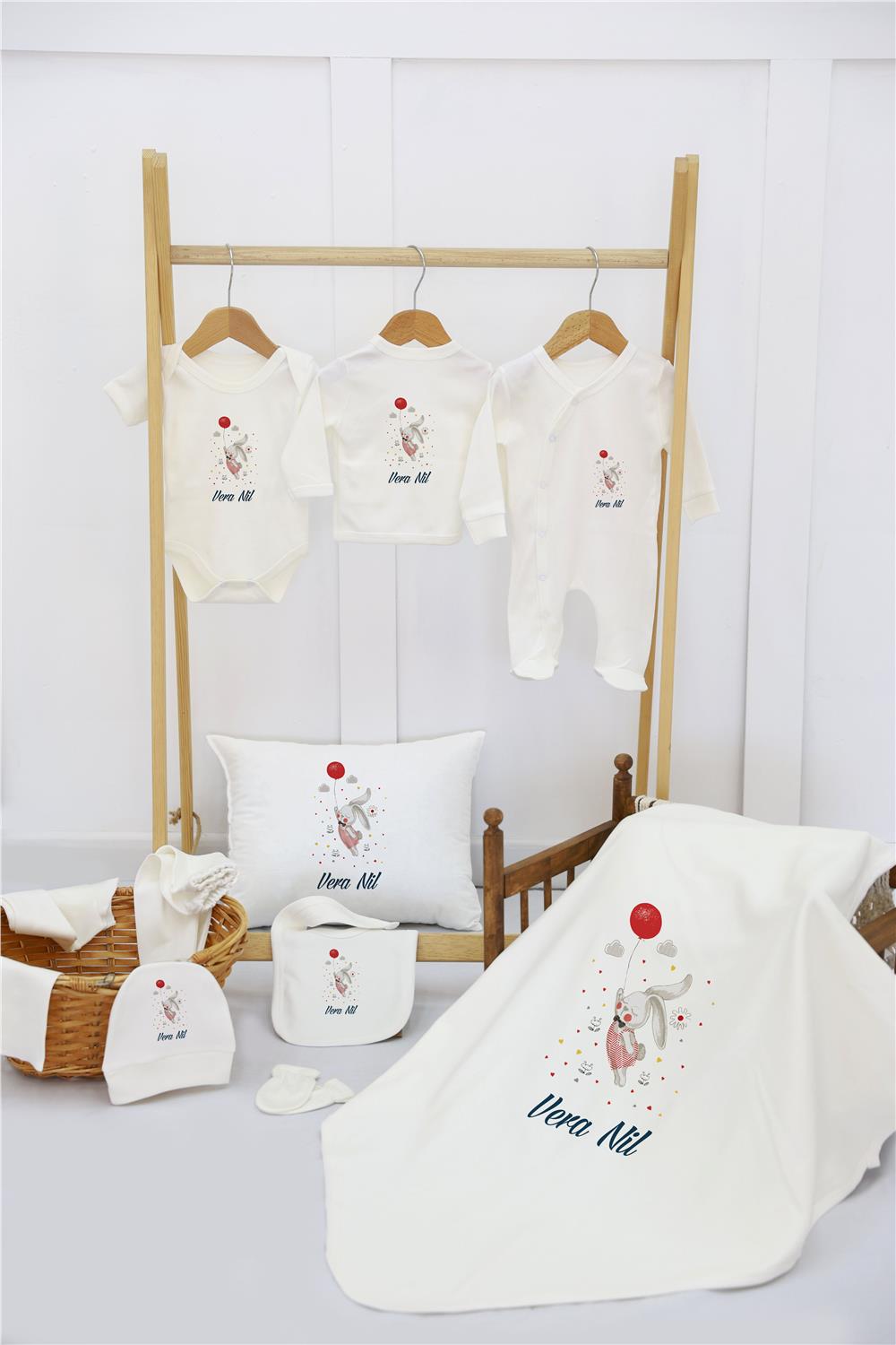 Yaprak Çelenk Desenli  11'li İsimli Organik Hastane Çıkış Seti