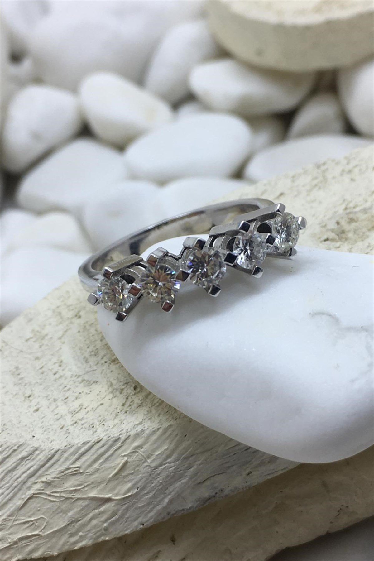  PIRLANTA BEŞTAŞ YÜZÜK 0,86CT - AK985