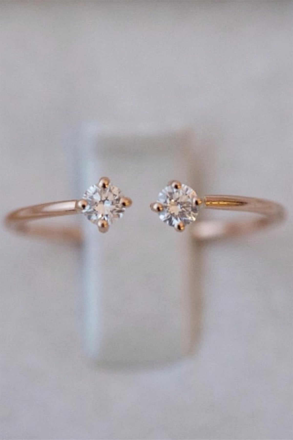 SWAROVSKİ 6 TAŞLI YÜZÜK MİNİMAL - AK0388