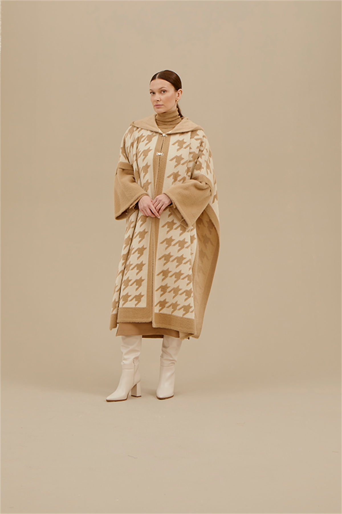 Kadın Kahve Kum Kazayağı Desenli PançoPANÇO