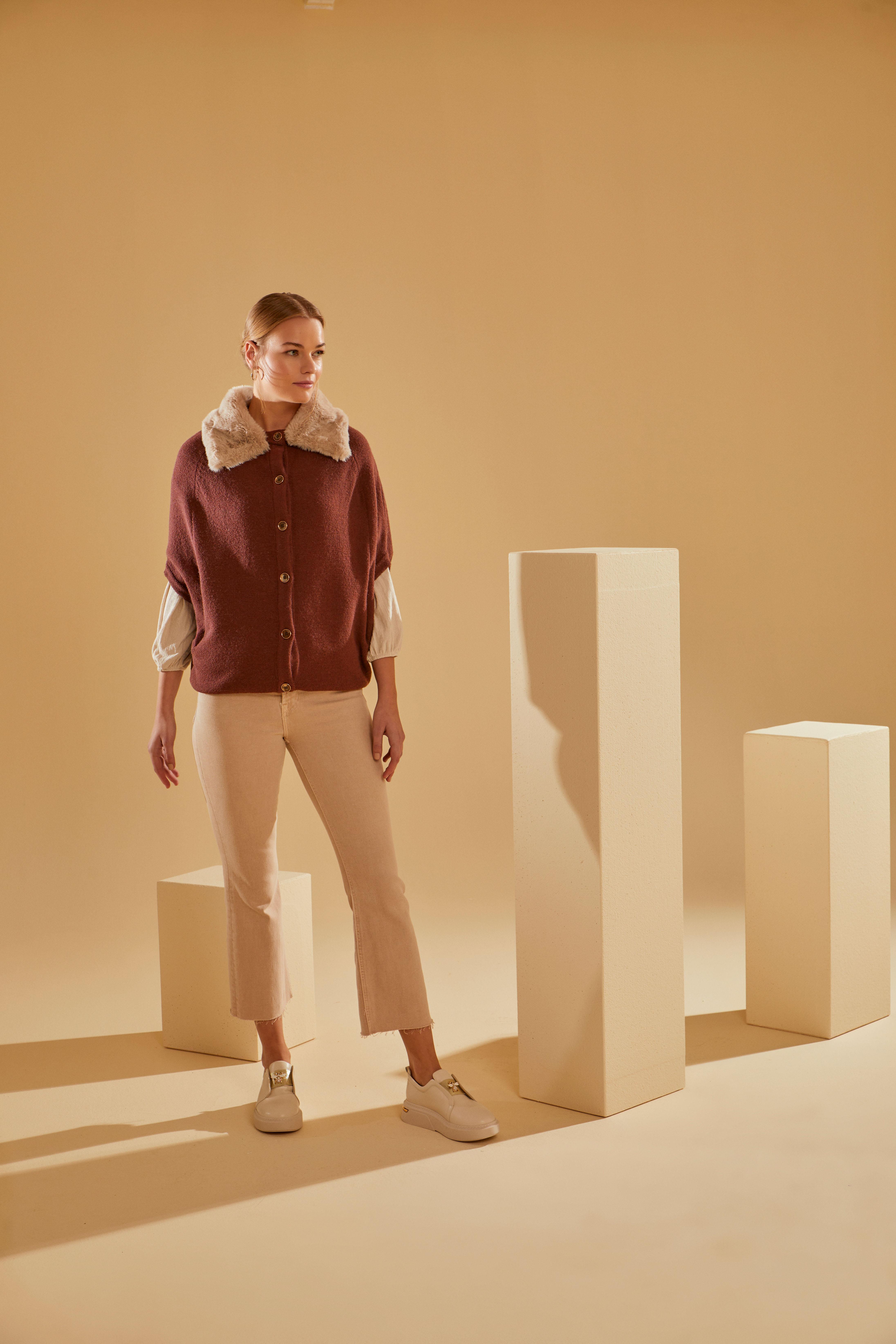 Kadın Kürk Yakalı Triko Örme HırkaOUTLET