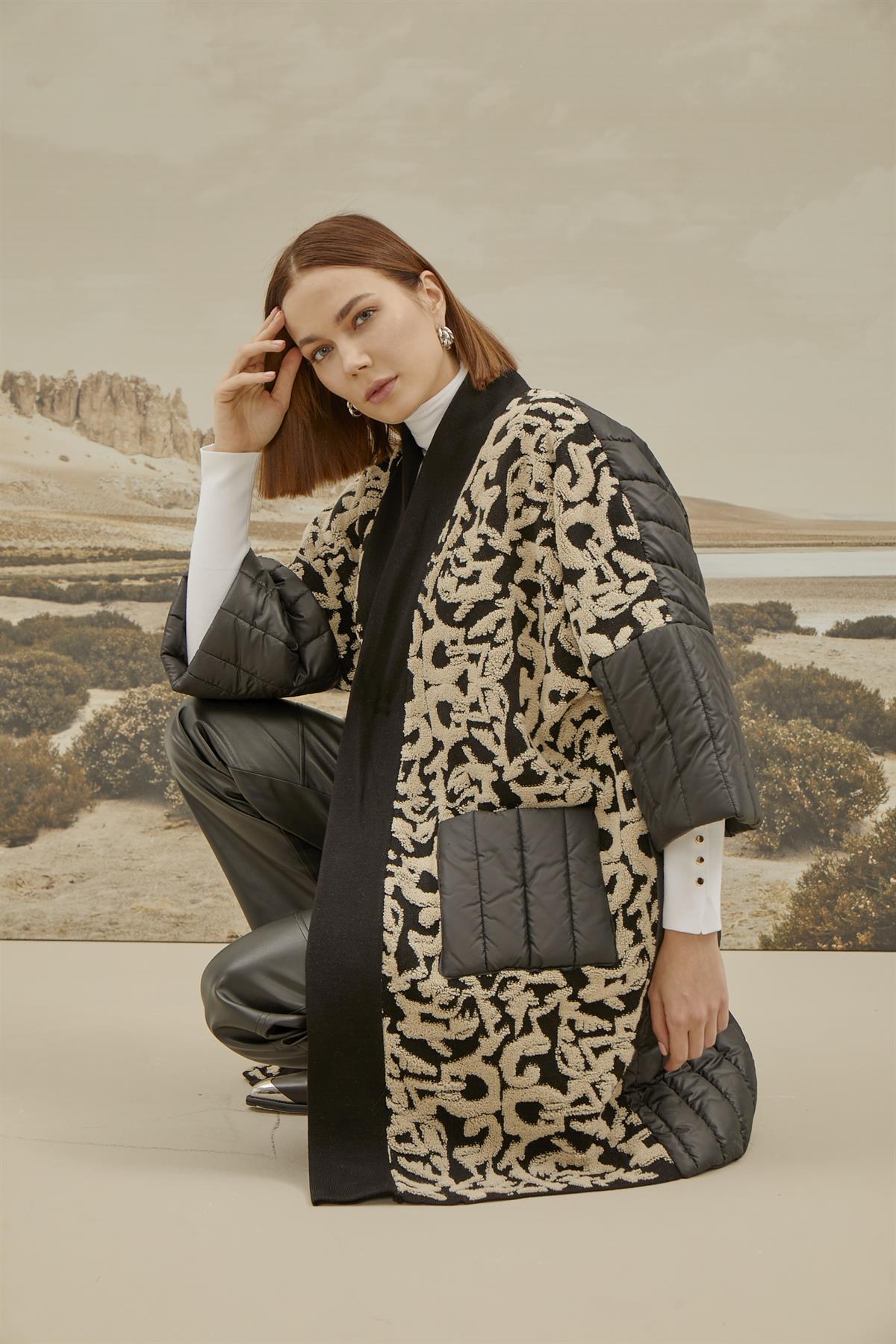 Kadın Siyah Dokulu Kapitone CeketHIRKA