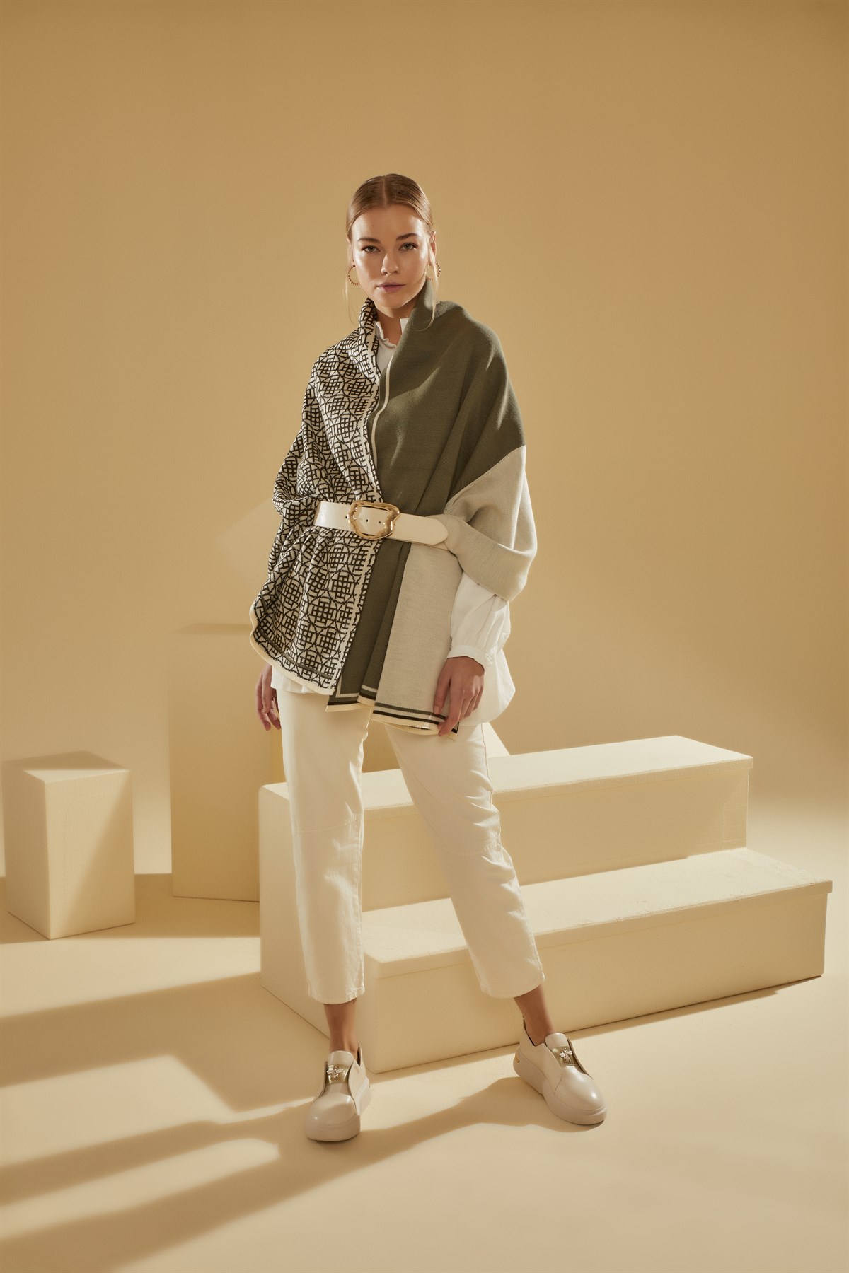 Kadın Monogram Desen Omuz ŞalıSHAWL