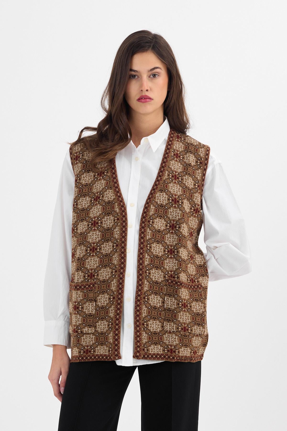 Kadın Vizon Monogram Kilim Yelekسترة نسائية