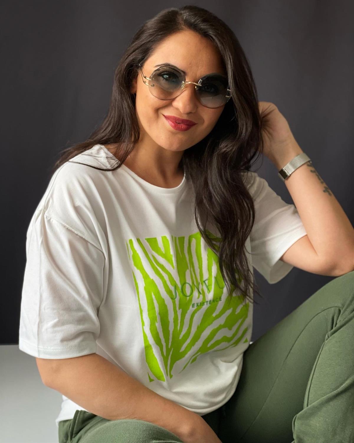 ZUUMKADIN GİYİM80162 Joyful %95 Pamuk Kadın T-Shirt - Ekru & Yeşil