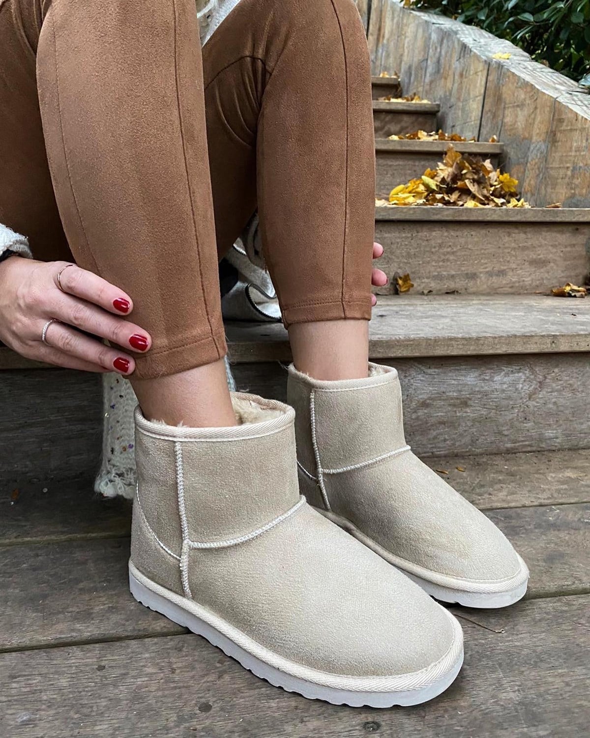 ZUUMGünlük BotGuvi Kısa Kadın Günlük Bot - Bej Süet