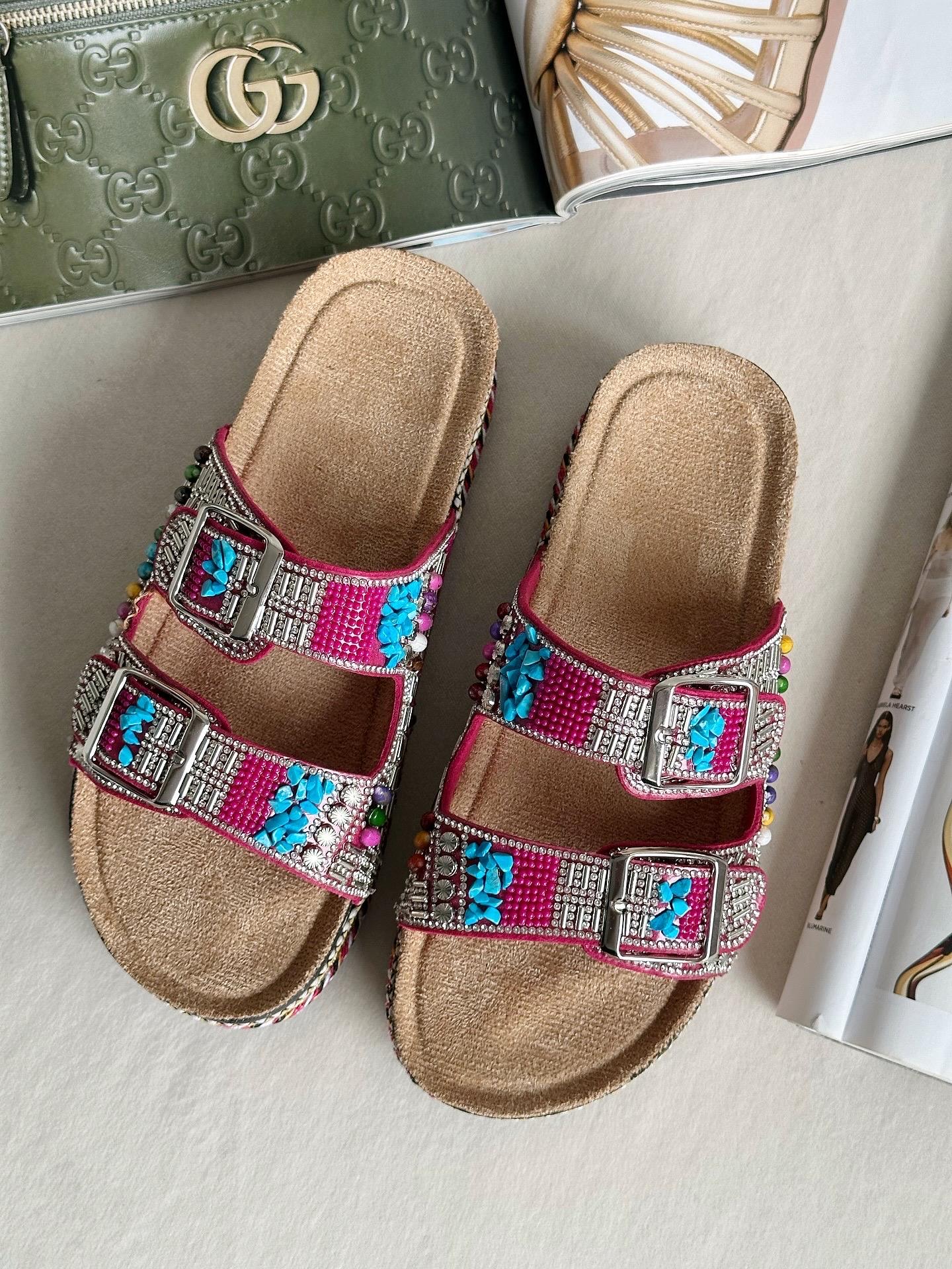 ZUUMTerlikSeyla Özel Tasarım Taşlı Etnik Stil Tokalı Kadın Terlik - Fuşya