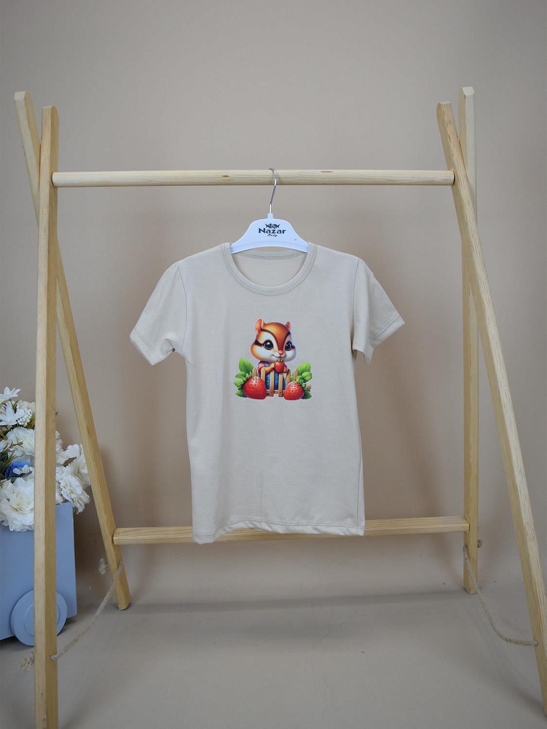 Ana Kuzusu Çilekli Tavşan Desen Tasarım Baskılı Çocuk Tişörtü BÇTTD03