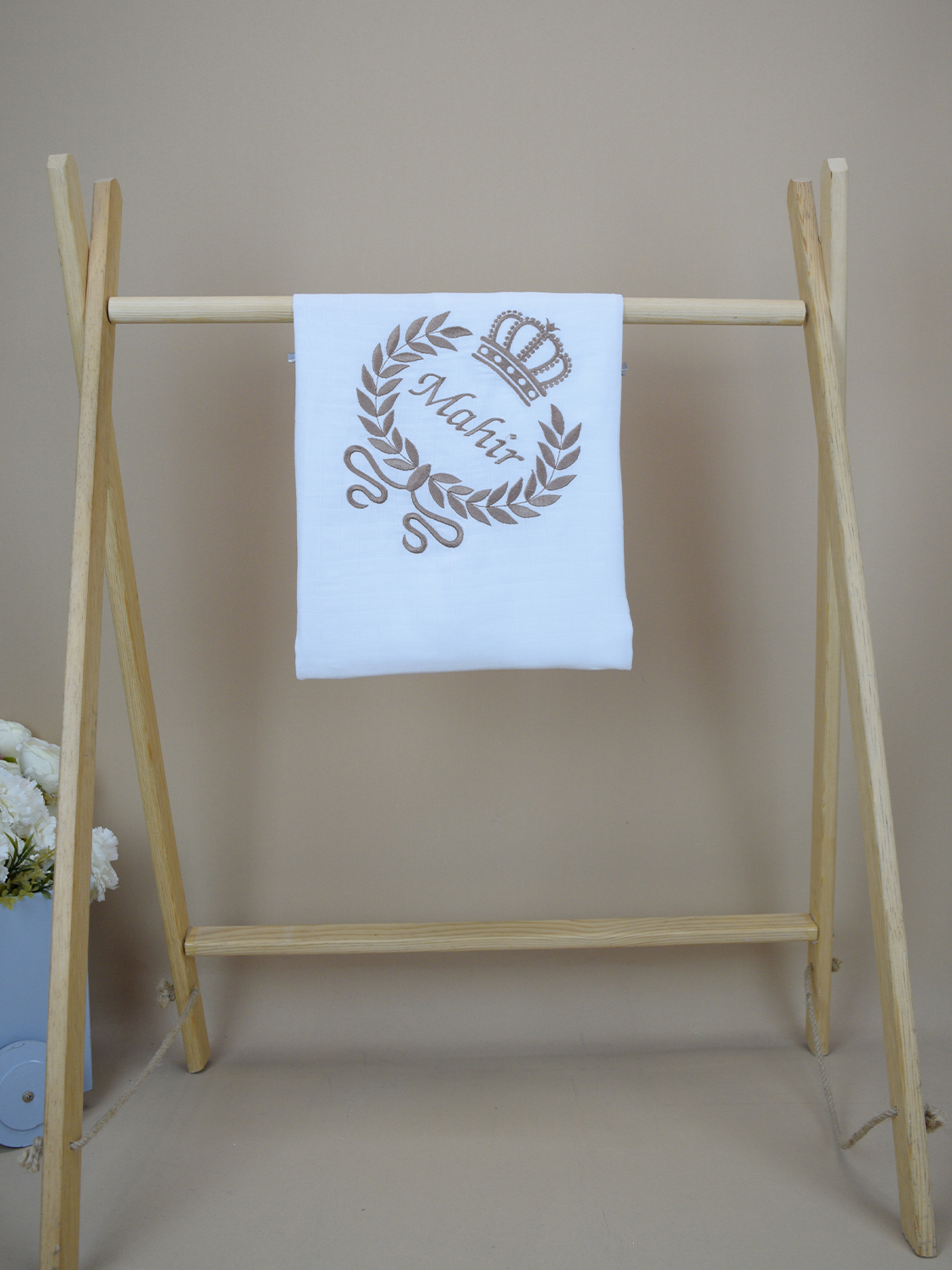 Ana Kuzusu İsme Özel Müslin Kumaş Battaniye  Kral Çelenk Desen 1MKÇ118