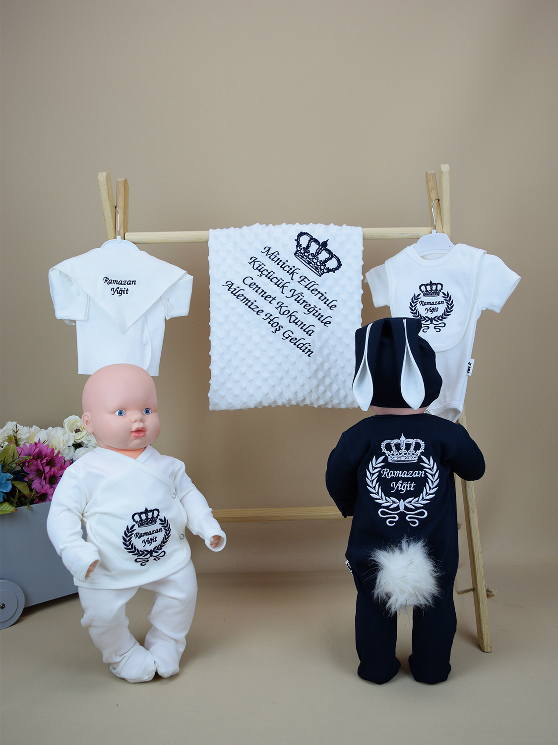 Ana Kuzusu İsme Özel Nakış Hastane Çıkışı Nohut Battaniye  Kral Taç Desen Tavşanlı Set 10KTD61