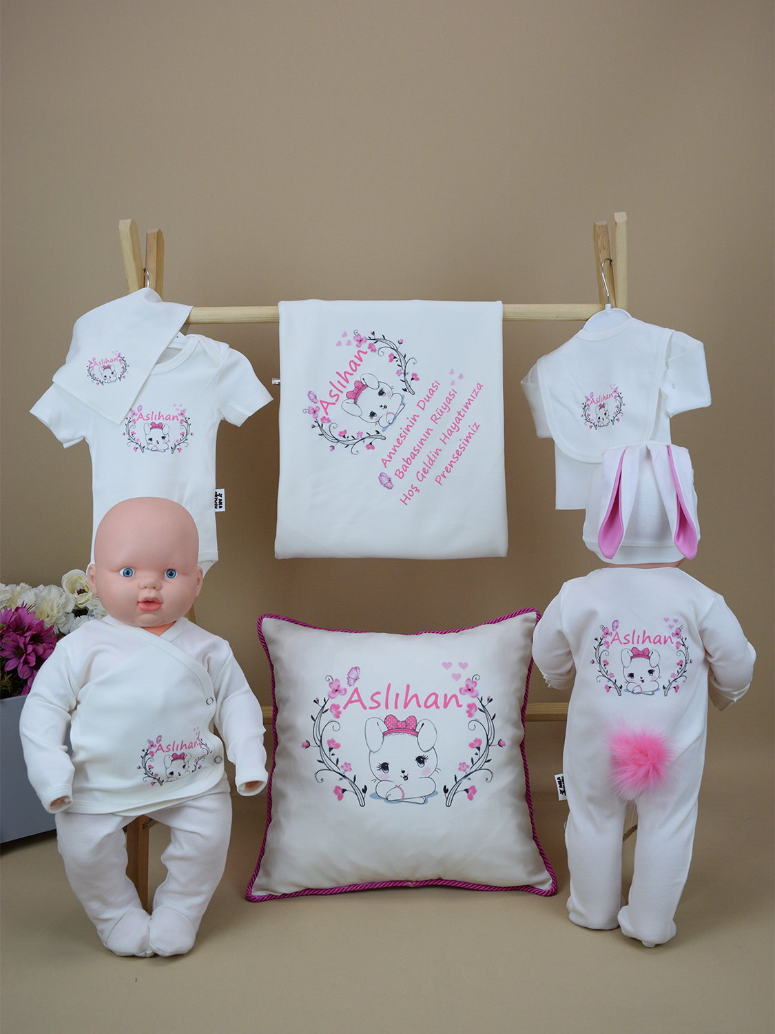 Ana Kuzusu İsme Özel Tavşan Desen Hastane Çıkışı Yastık  Baskı 11TVŞ11