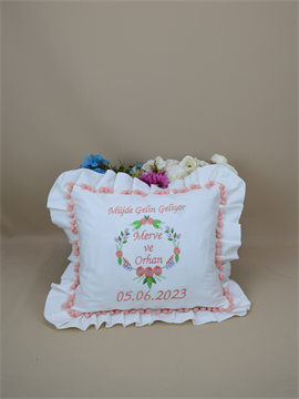 Ana Kuzusu İsme Özel Fırfırlı Yastık Gül Demet  Desen  1YGD78