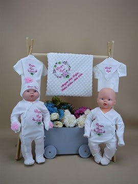 Ana Kuzusu İsme Özel Hastane Çıkışı Nohut Battaniye Kalp Buketi desen 