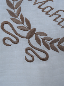 Ana Kuzusu İsme Özel Müslin Kumaş Battaniye  Kral Çelenk Desen 1MKÇ118