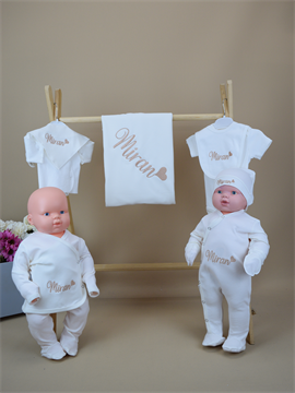 Ana Kuzusu İsme Özel Nakış Hastane Çıkışı İsim Kalp  Desen  10SIKD22