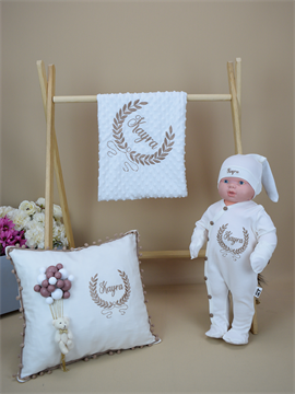 Ana Kuzusu İsme Özel Nakış Mini Set  Çelenk Tulum  Nohut Battaniye Yastık Tavşan Set 5STÇ040