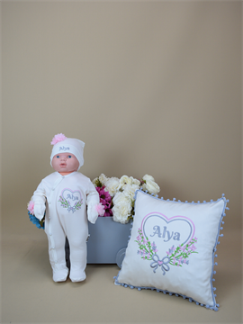 Ana Kuzusu İsme Özel Nakış Mini Set Kalp  Desen Tulum Yastık Set 4SKLP052