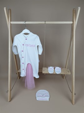 Ana Kuzusu İsme Özel Tulum Seti Nakışlı Aplike Tütülü Kanat  3TNPT03