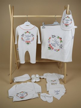 Ana Kuzusu İsme Özel Yakalı Hastane Çıkışı Penye  Battaniye Çiçekli Patik 10SFT83