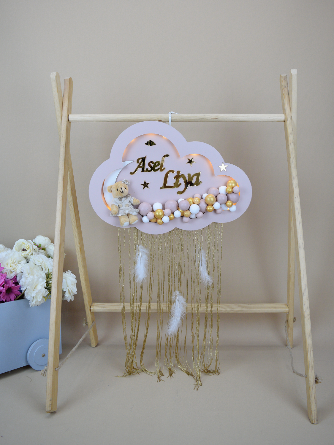 Ana Kuzusu İsme Özel Ahşap Bulut Kapı Süsü Püsküllü 45 Cm 1KPG56
