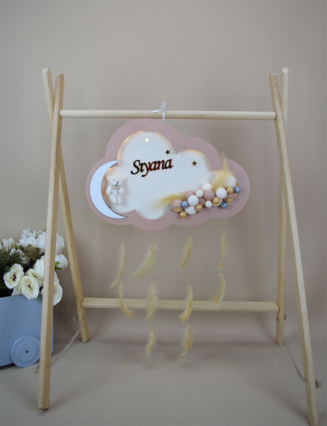 Ana Kuzusu İsme Özel Ahşap Ledli  Bulut Kapı Süsü 45 Cm 1KPL40