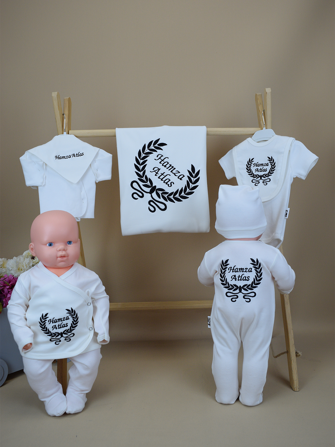 Ana Kuzusu İsme Özel Nakış Hastane Çıkışı İsim Çelenk  Desen  10SÇLD23