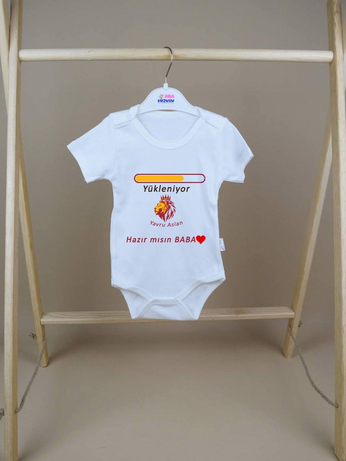 Ana Kuzusu Yeni Doğan Yavru Aslan  Hazır mısın  Baba Baskılı Çıtçıtlı Badi Zıbın
