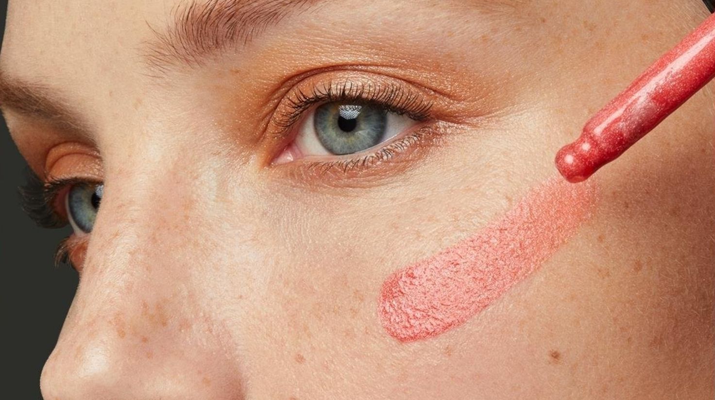 Allık mı Highlighter mı? Hangi Durumda Hangisi Kullanılmalı?