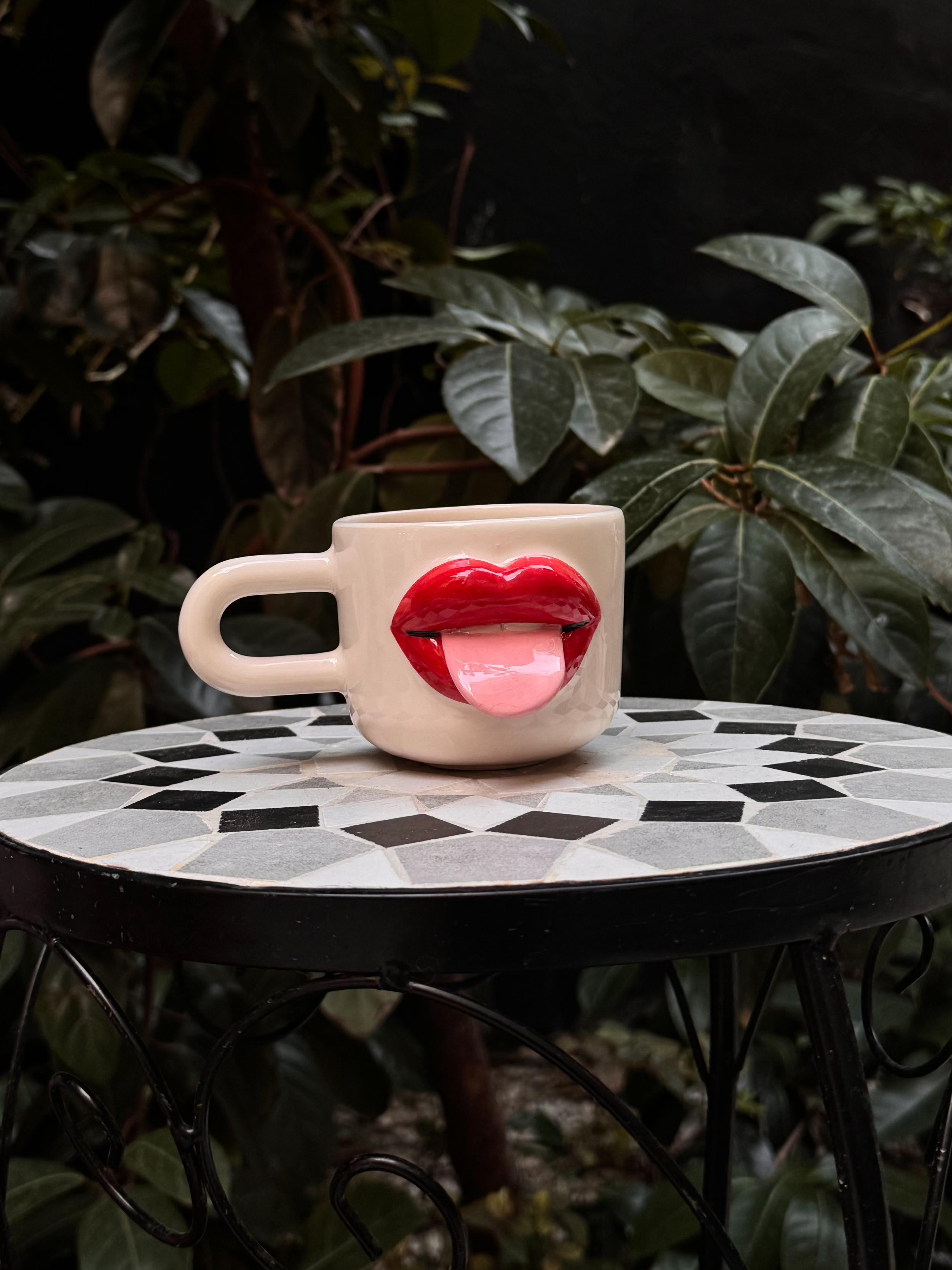 Kırmızı Dudaklı Kahve Fincanı - El Yapımı Seramik - Duble Boy