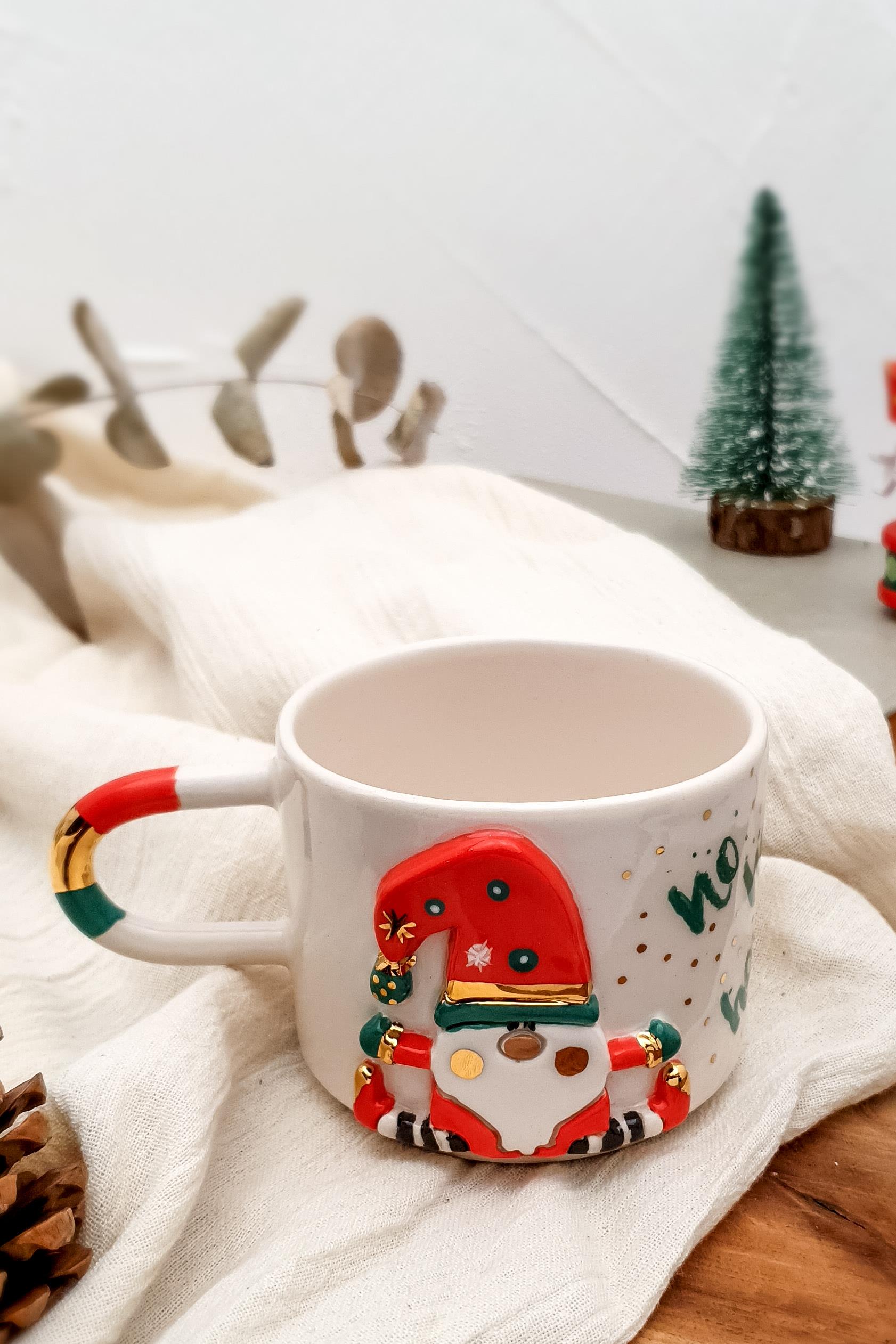 Noel Baba Santa Fincan - 24K Altın Detaylı - El Yapımı Seramik - Baston Şeker