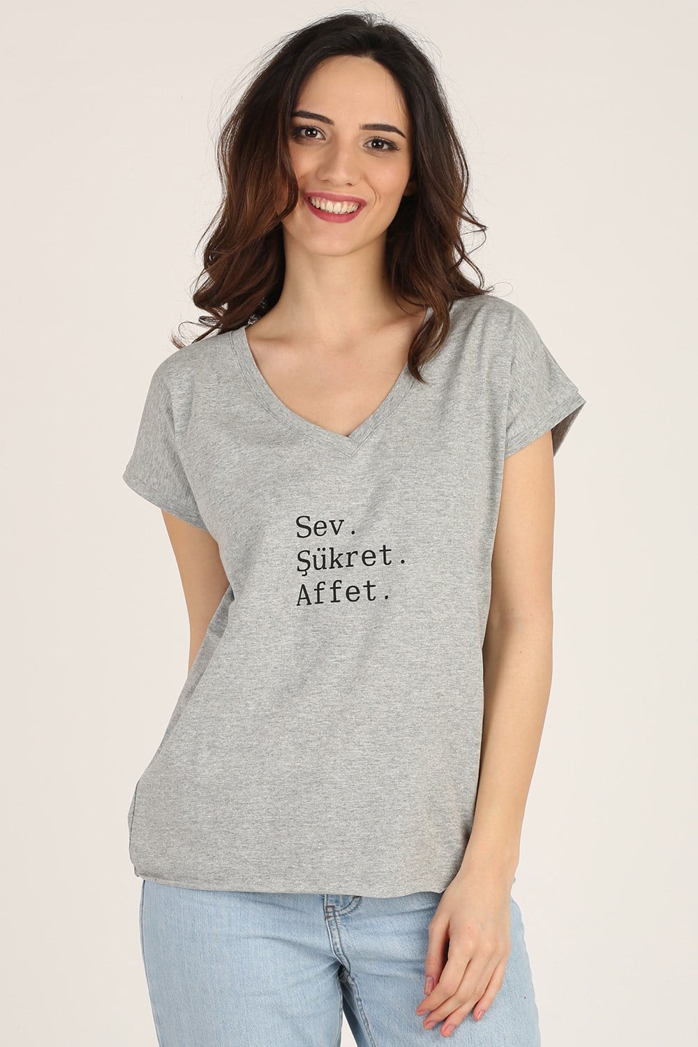 SEV & ŞÜKRET & AFFET V YAKA T-SHIRT
