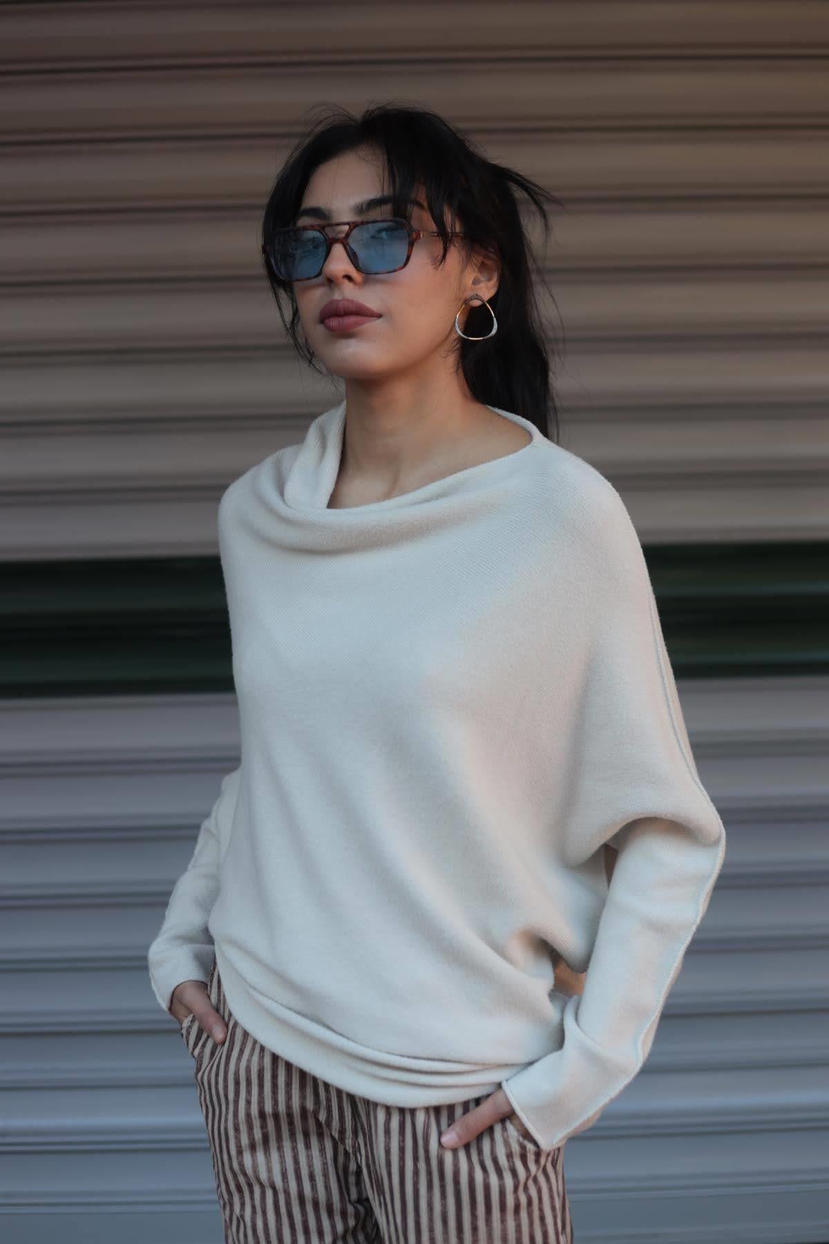 Krem Rengi Asimetrik Kesim Triko Bluz