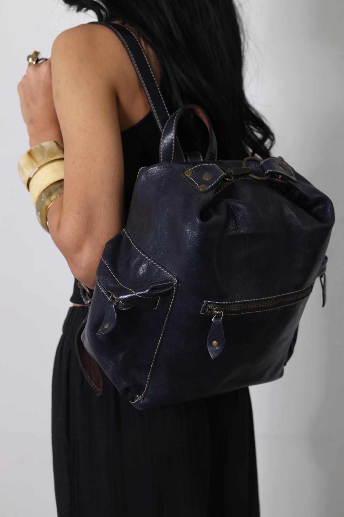 Lacivert Deri Sırt Çantası