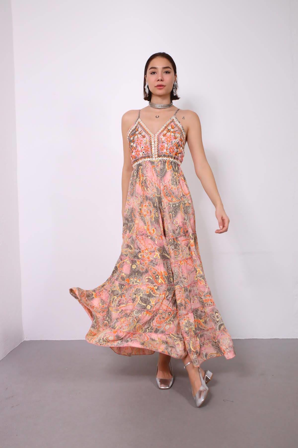 Pembe Ayna Detay İşlemeli Gipeli Uzun İpek Elbise - Şaman Butik Pembe Ayna Detay İşlemeli Gipeli Uzun İpek Elbise