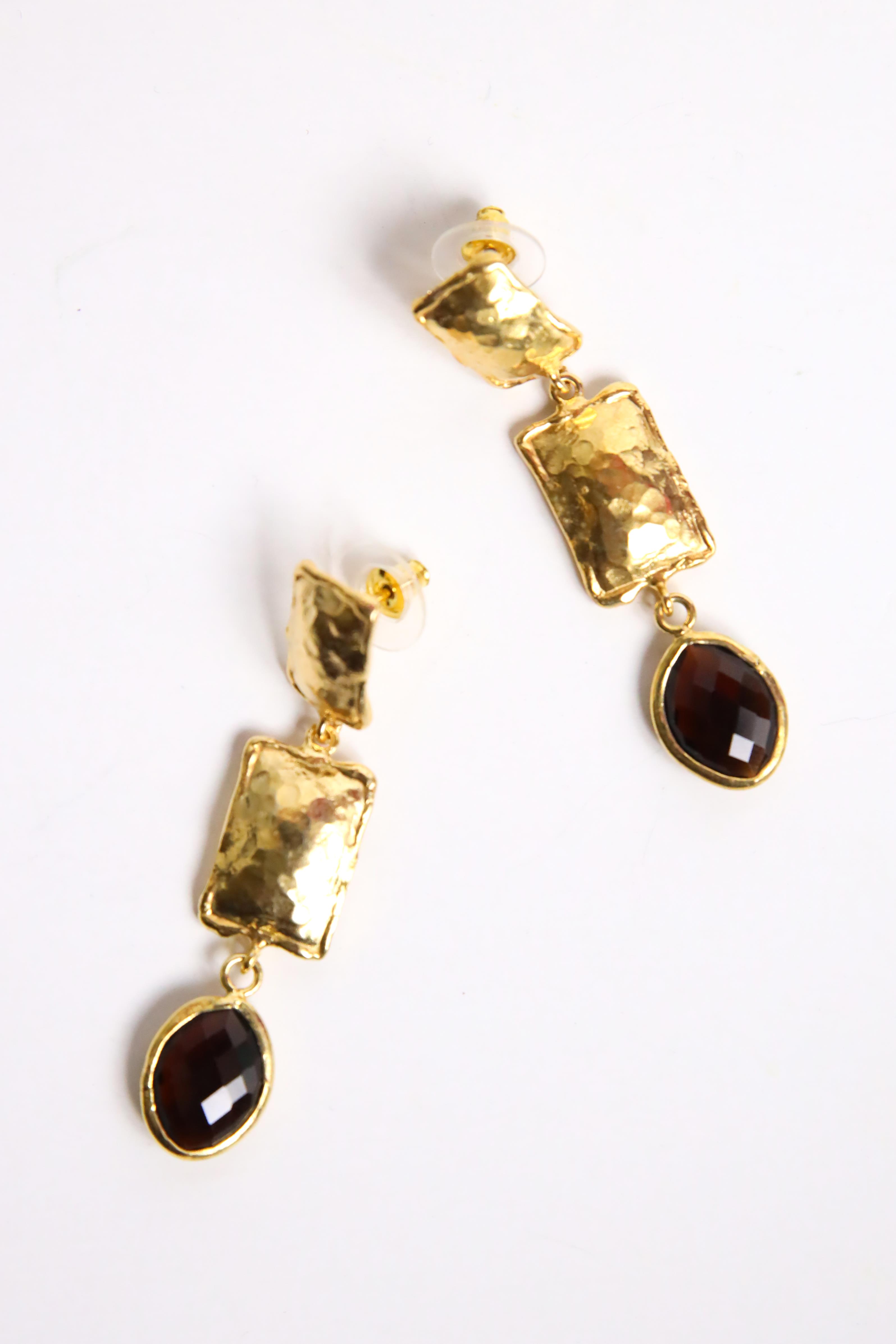 Altın Kaplama Dokulu Sallantılı Küpe - Şaman Butik Altın Kaplama Dokulu Sallantılı Küpe