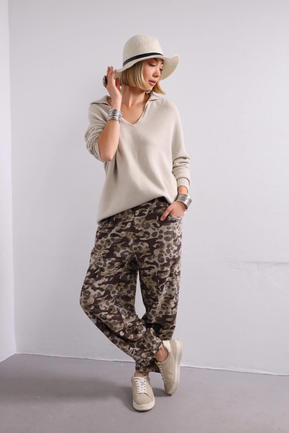 Bej Kamuflaj Desenli Kemerli Pantolon - Şaman Butik Bej Kamuflaj Desenli Kemerli Pantolon