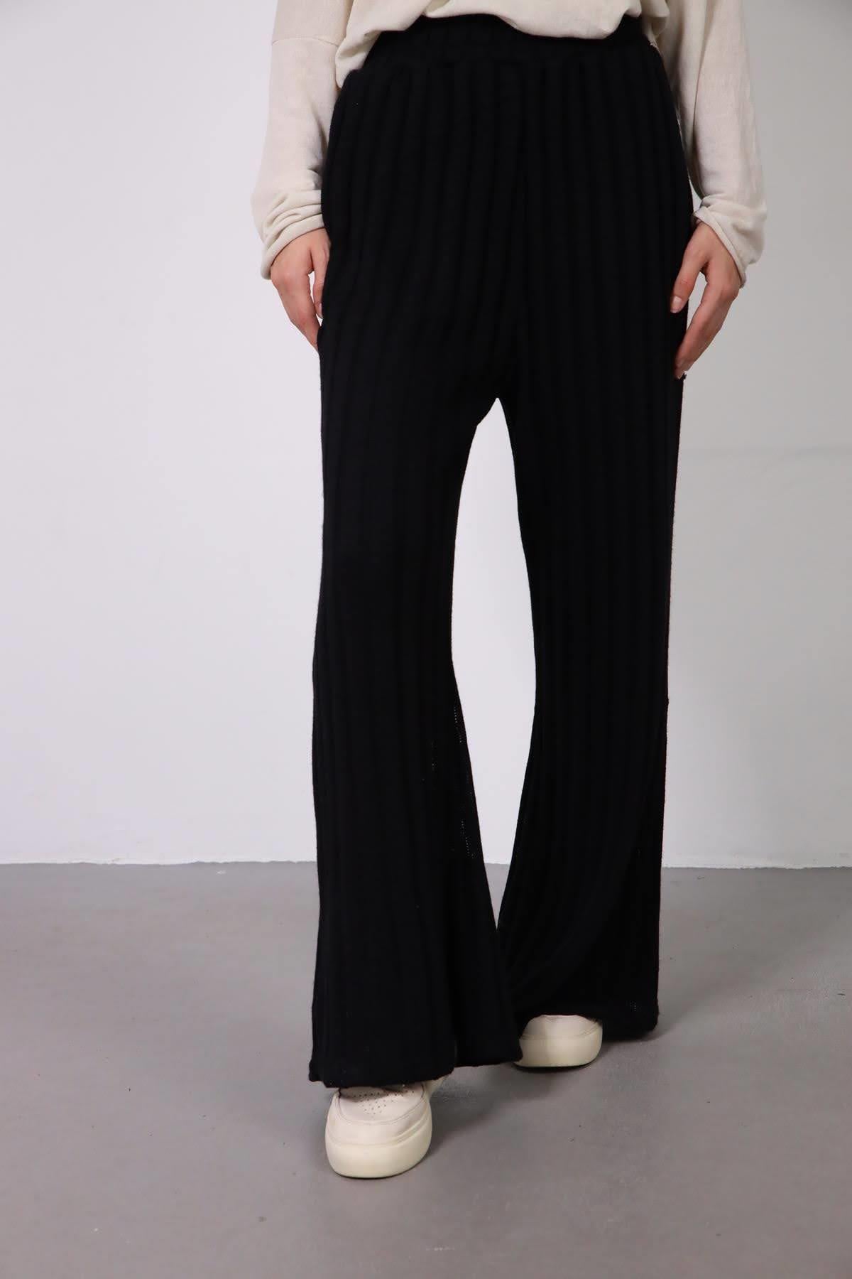 Siyah Bol Paça Triko Pantolon - Şaman Butik - Bohem Giyim ve Aksesuar | Kadın & Erkek Siyah Bol Paça Triko Pantolon