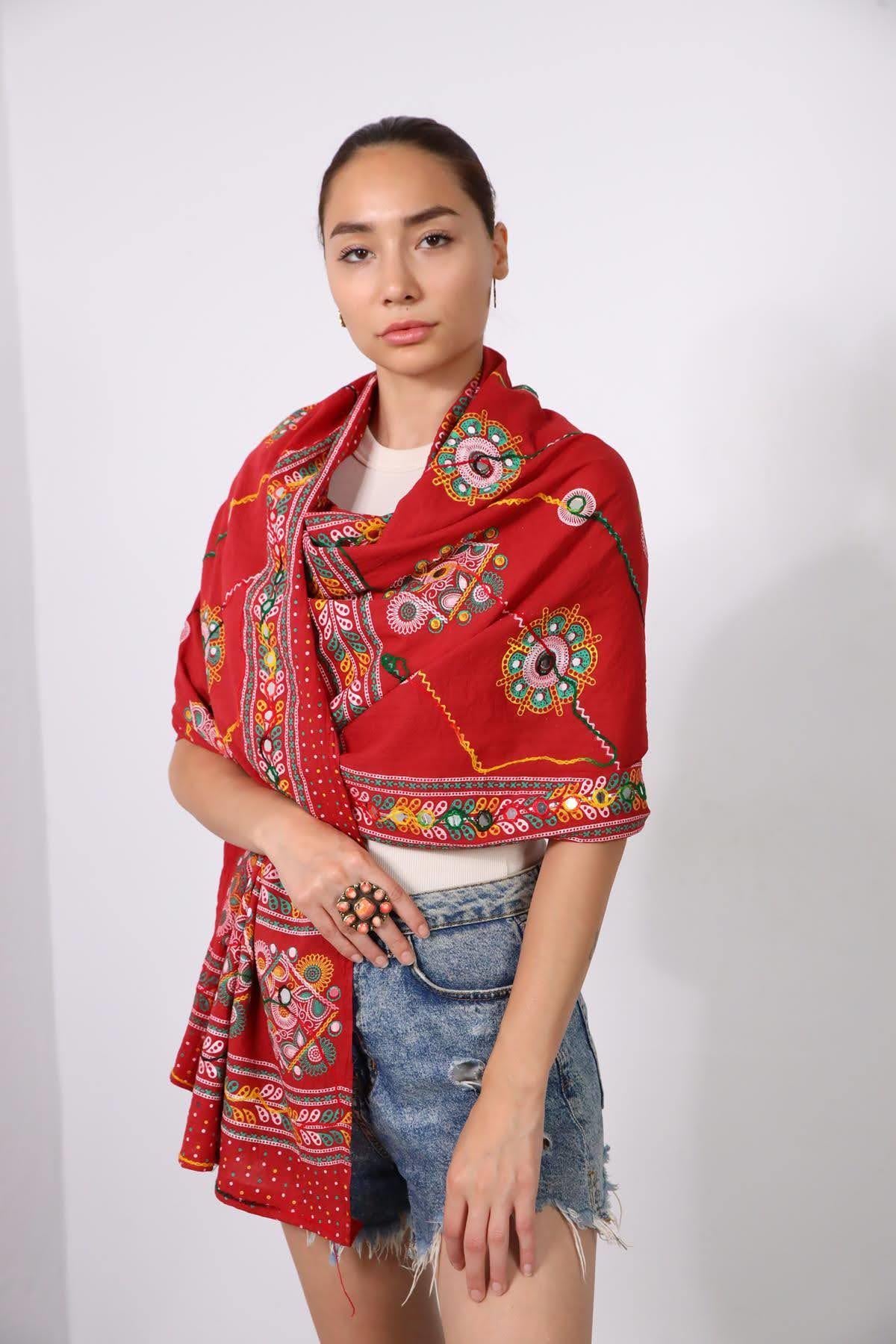 Bordo Otantik İşlemeli Aynalı Şal - Şaman Butik Bordo Otantik İşlemeli Aynalı Şal