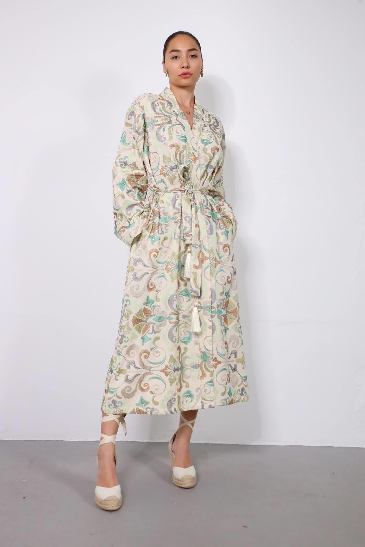 Ekru Püsküllü Payetli Suzani Kaftan - Şaman Butik Ekru Püsküllü Payetli Suzani Kaftan