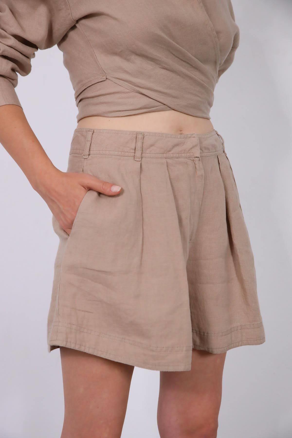 Vizon Rengi Pileli Keten Şort - Şaman Butik Vizon Rengi Pileli Keten Şort